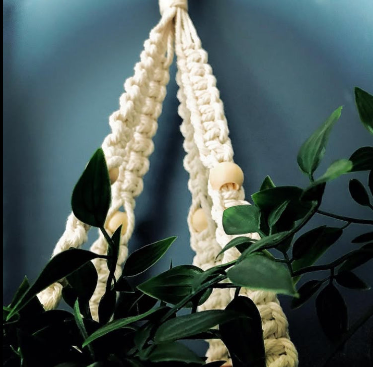MACRAMÉ PLANT HANGER