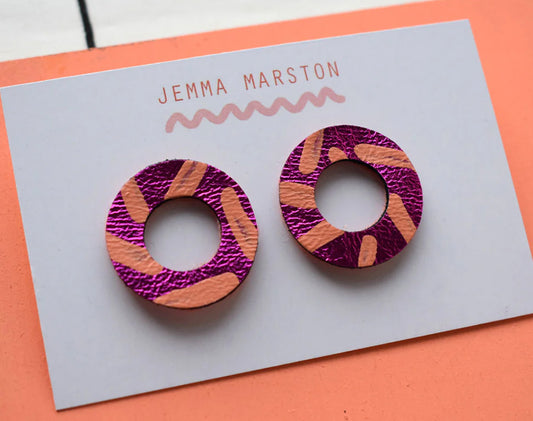 LEATHER OPEN STUD EARRINGS