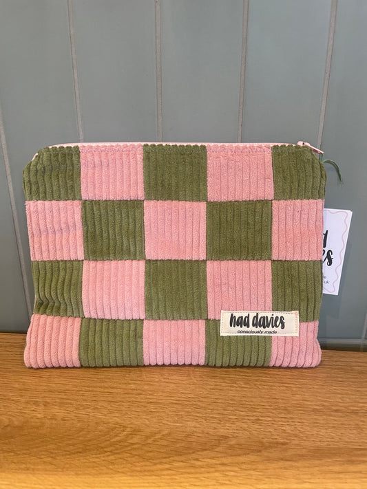 PINK AND GREEN CHECKERBOARD FLAT POUCH