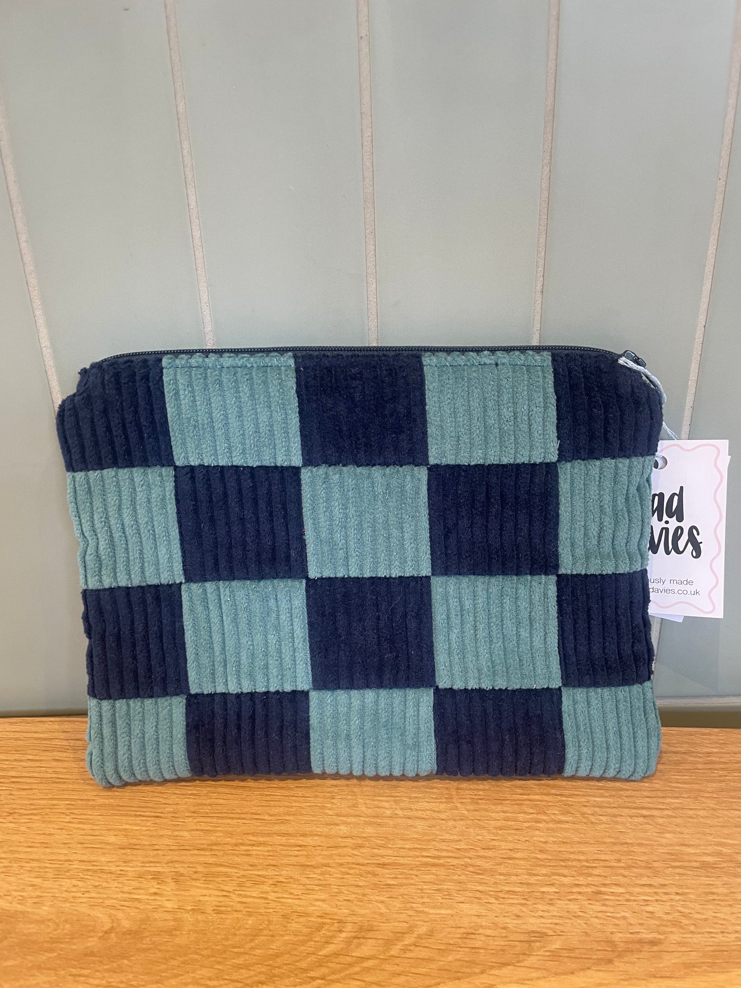 SEAFOAM AND NAVY CHECKERBOARD FLAT POUCH