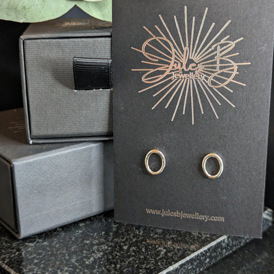 OVAL STUDS
