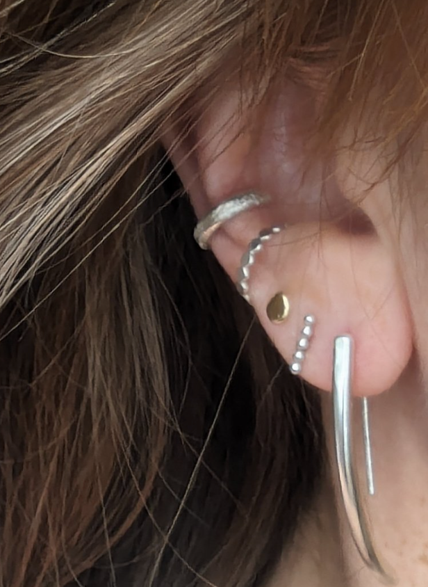 BOBBLE EAR CUFF